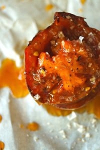 Smoky Grilled Tomatoes | cookingontheweekends.com