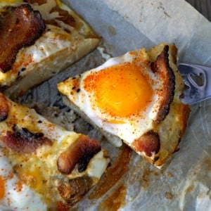 Breakfast Bacon and Eggs Smashed Potato Pizza