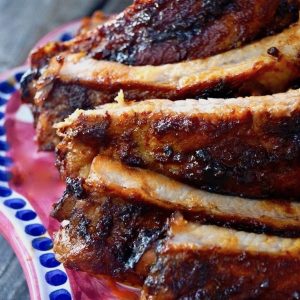Several ribs on a dark pink plate.