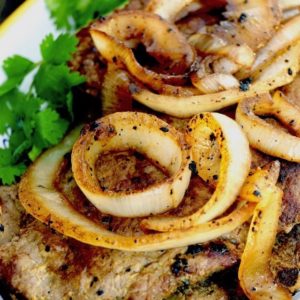 Bistec Encebollado Salvadoreño (Steak and Onions) Bistec Encebollado Salvadoreño (Steak and Onions)