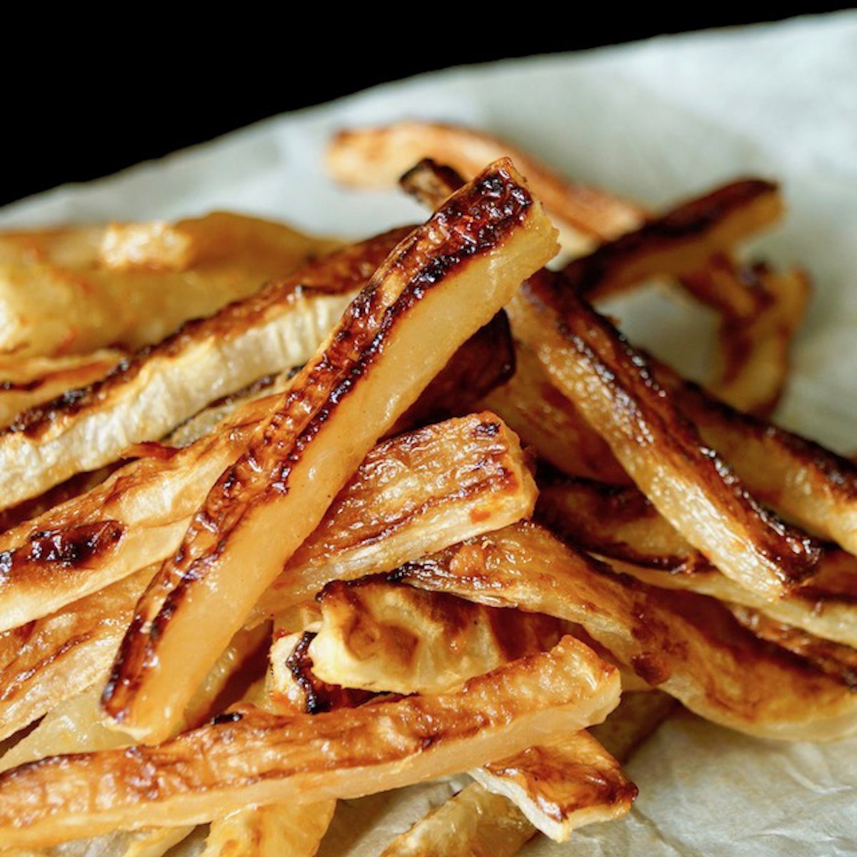 https://cookingontheweekends.com/wp-content/uploads/2019/01/Spicy-Roasted-Daikon-French-Fries-TEXT.jpg