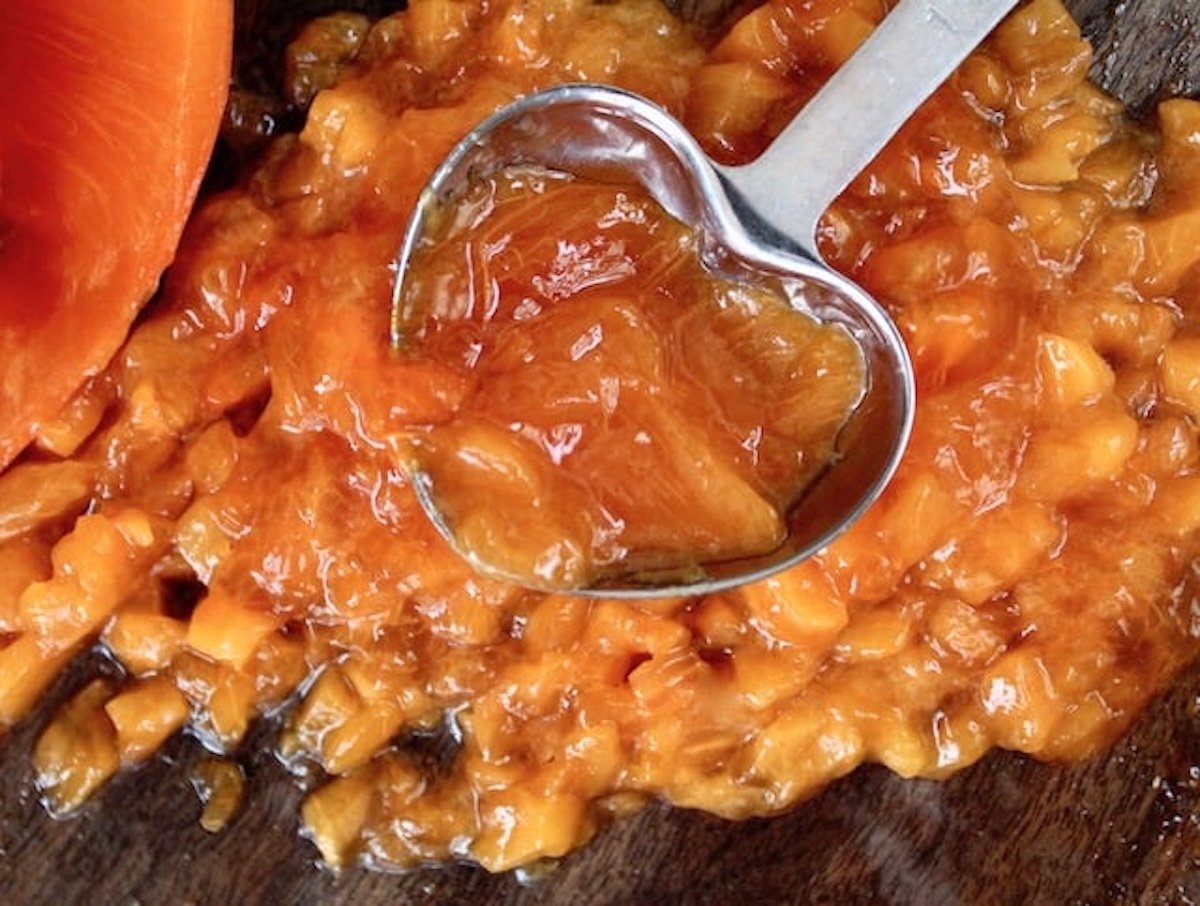 Chopped and pureed Hayicha persimmon pulp.