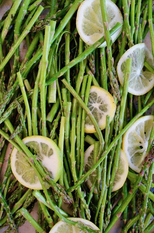 asparagus mixed with lemon slices